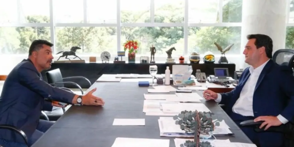Marcelo Rangel (à esquerda) se reuniu com Ratinho Junior (à direita) nesta quarta (2).