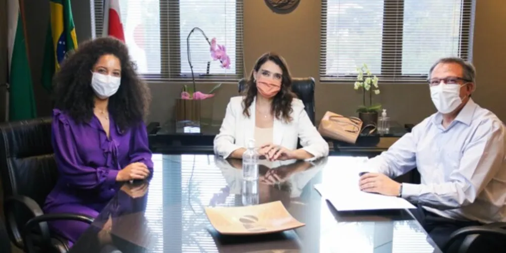 Lideranças da OAB de Ponta Grossa e da Seccional do Paraná.