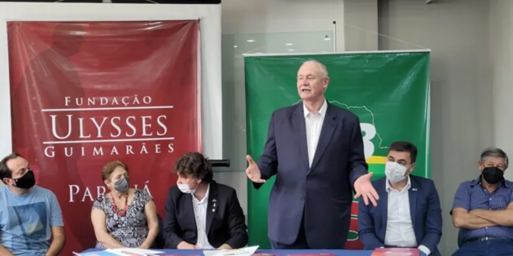 Orlando Pessuti (MDB), ex-governador do Paraná e lideranças do FUG/PR.