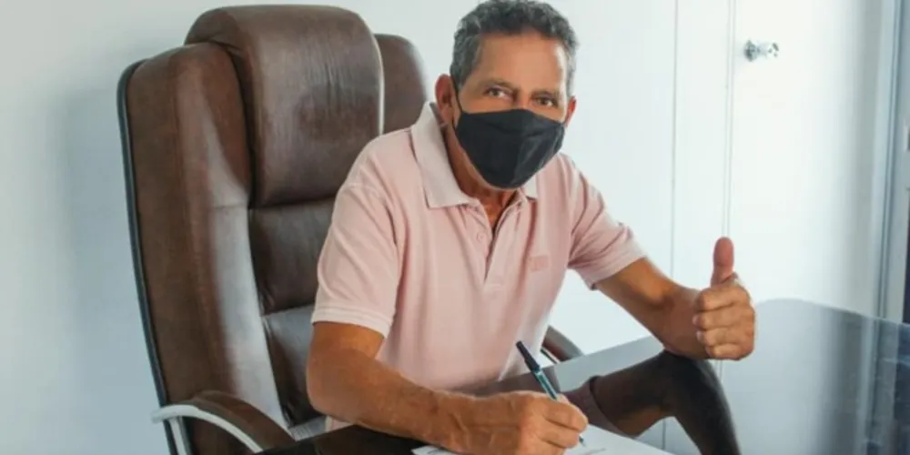 Ordem de serviço que autoriza o início das obras foi assinada nesta quinta-feira (10) pelo prefeito Ary Mattos (DEM)