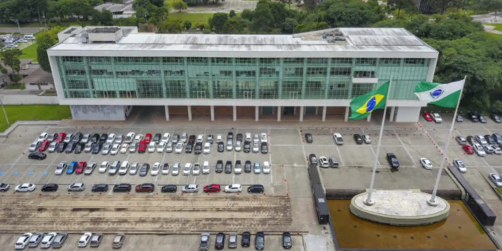 Um deles deve comandar o Palácio Iguaçu e governará o Estado do Paraná.