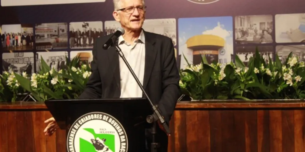 Secretário da Agricultura do Paraná, Norberto Ortigara, esteve presente na cerimônia.