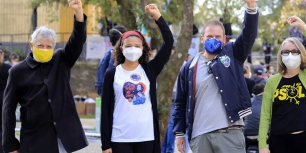 Guilherme Mazer (o 3º da esquerda para a direita) deve concorrer a uma cadeira da Alep.