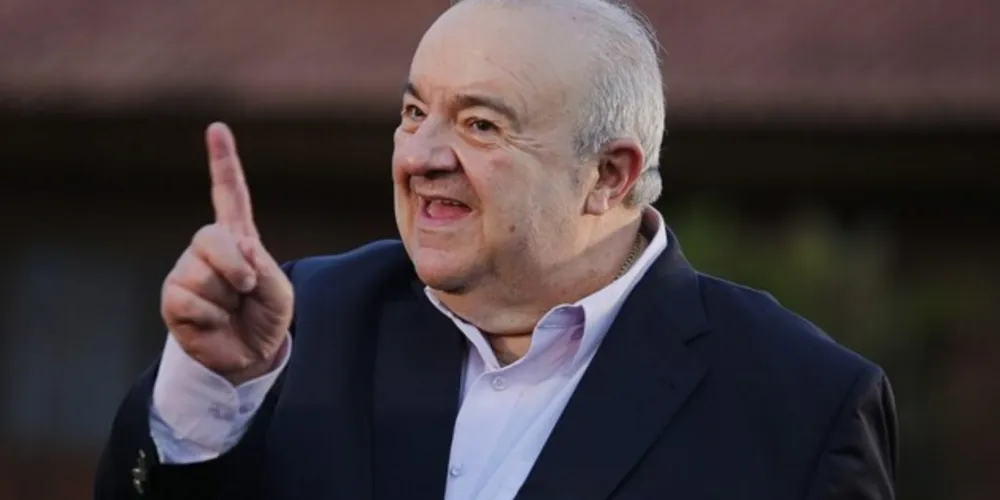 Prefeito da Curitiba, Rafael Greca (DEM), realizou cirurgia na última quinta (27).