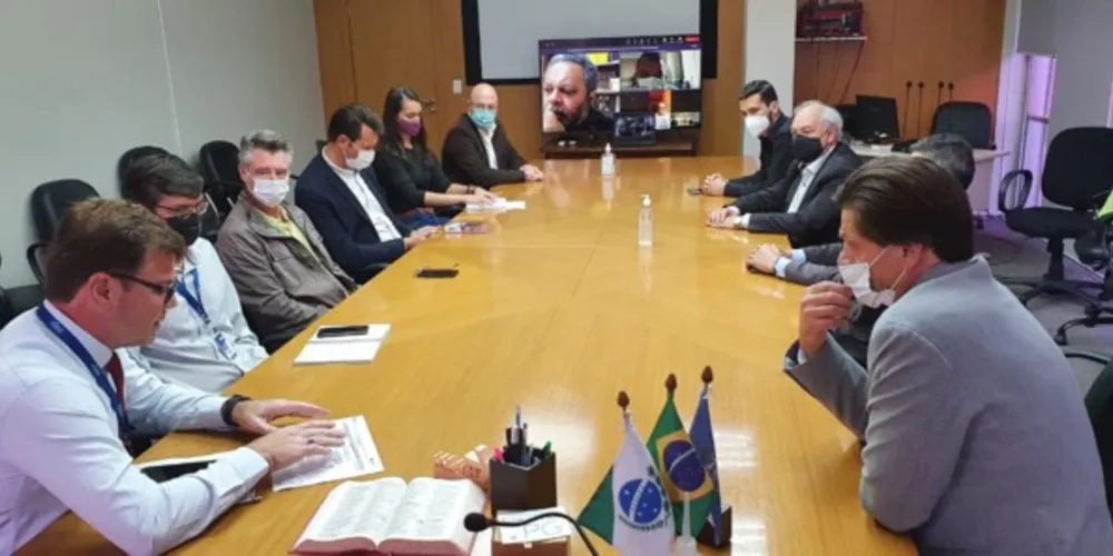 Lideranças da Prefeitura e do Observatório Social estiveram reunidas nesta quarta-feira.