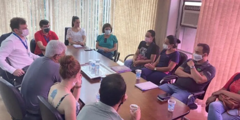 Lideranças da Prefeitura de Ponta Grossa e do SindServ se reuniram nesta quinta-feira (10).
