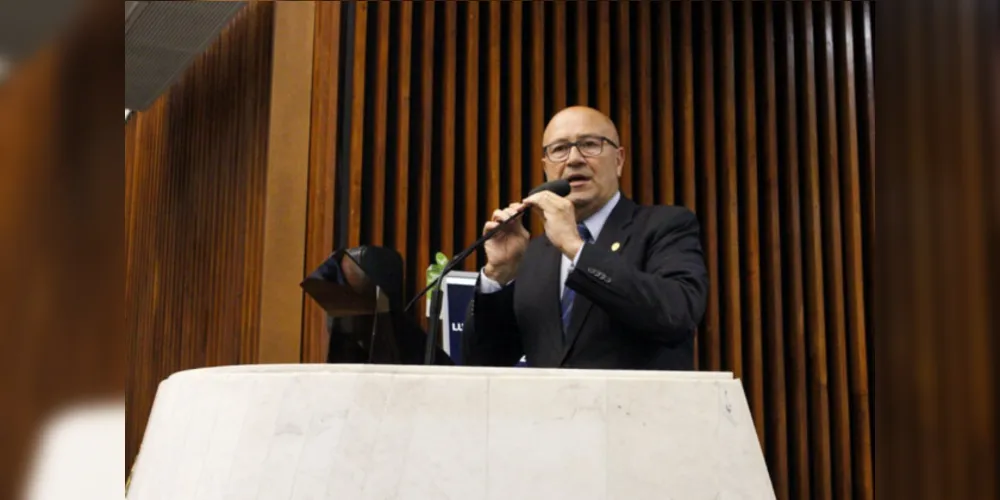 Deputado estadual do Paraná, Luiz Claudio Romanelli (PSB).