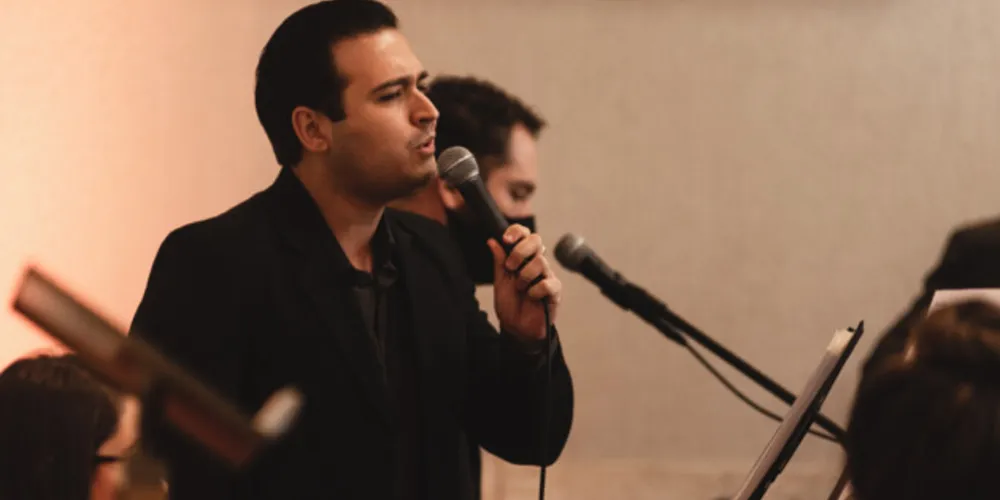 NOVO CICLO – O cantor Silvio Prandel receberá as felicitações pela chegada de seu aniversário nesta sexta-feira (11). Da coluna RC os votos de felicidades e realizações.