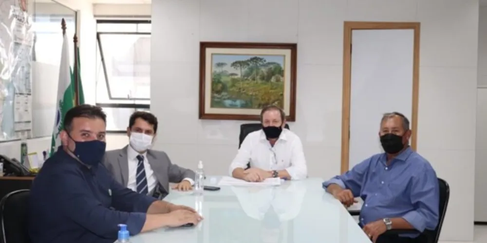 Prefeito Nelson Pezinho cumpriu agenda na Secretaria de Desenvolvimento Urbano (Sedu)