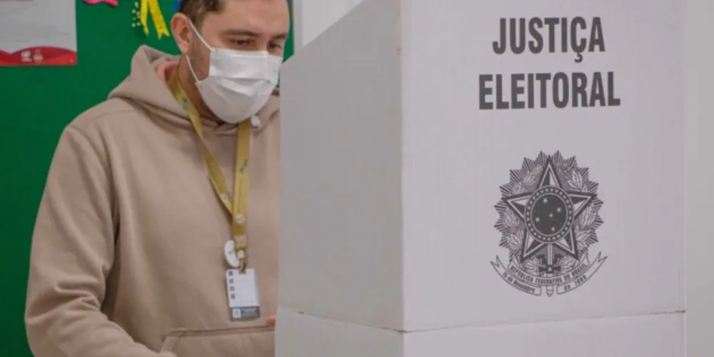 O total de votos válidos e abstenções será conhecido na noite de hoje, a partir das 22h, na apuração pública dos votos
