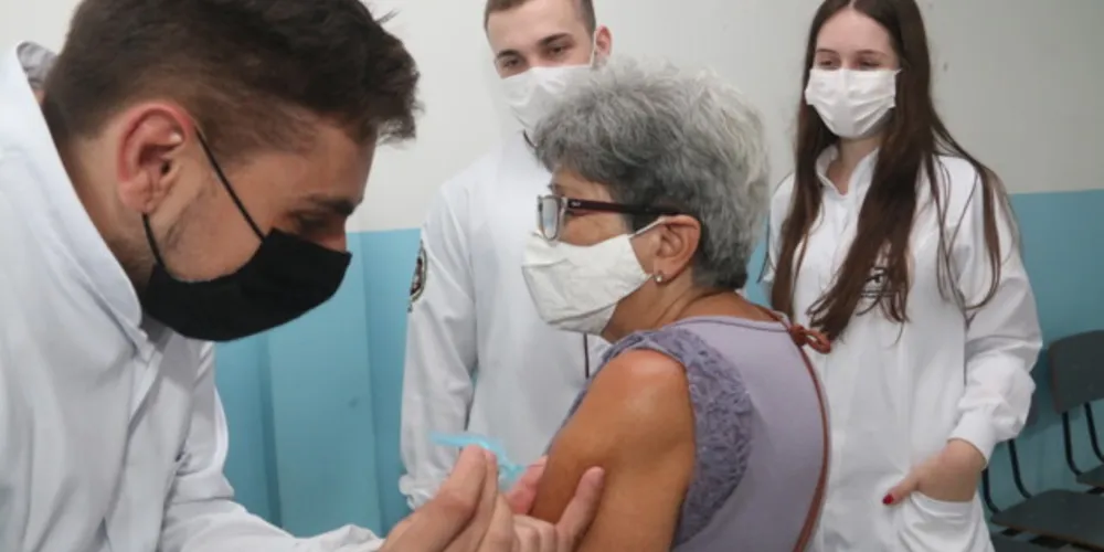 A 4ª dose contemplará idosos  de 65 anos ou mais