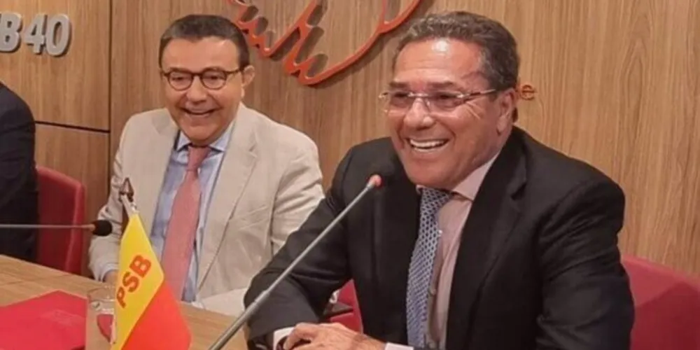 A assinatura da ficha de filiação ocorreu em uma cerimônia no auditório Miguel Arraes,