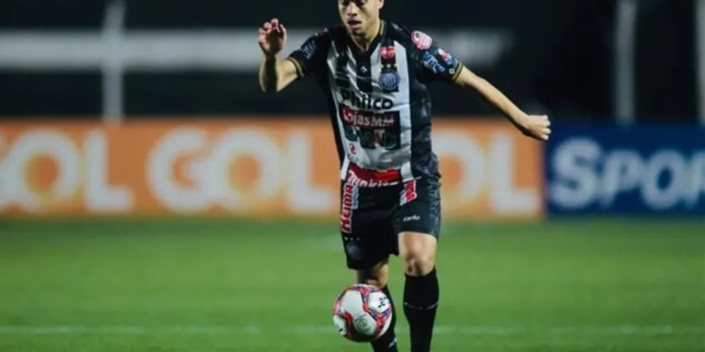Volante disputou 70 jogos com a camisa do Operário