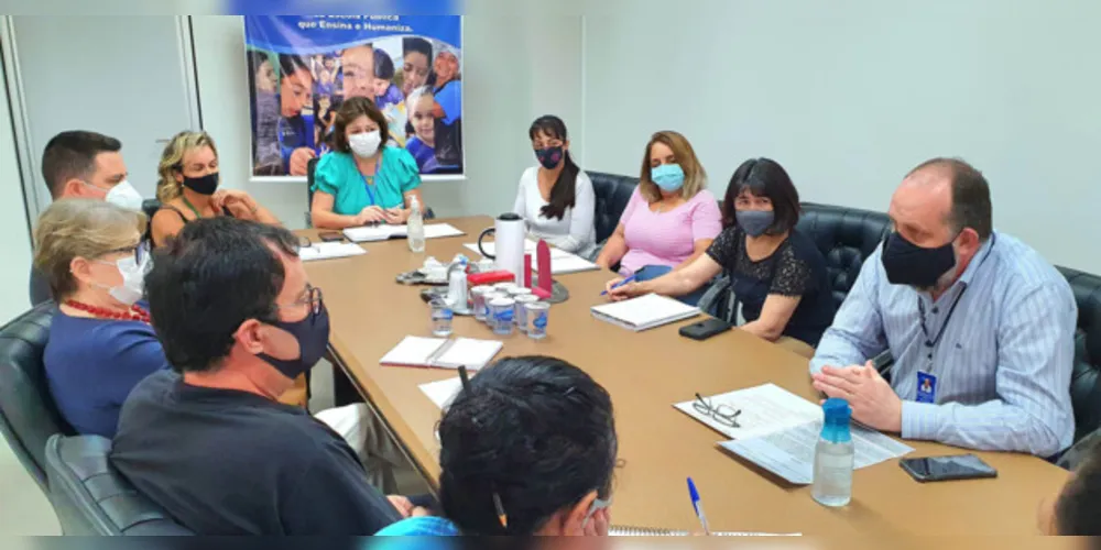 Lideranças da Educação e da Saúde de Ponta Grossa se reuniram para discutir as novas medidas.