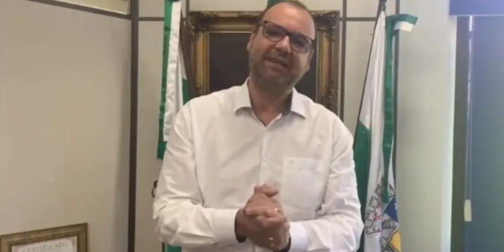 Decisão foi anunciada pelo prefeito Lula Thomaz nesta quinta-feira (17). Ação leva em conta o rejuste do piso salarial