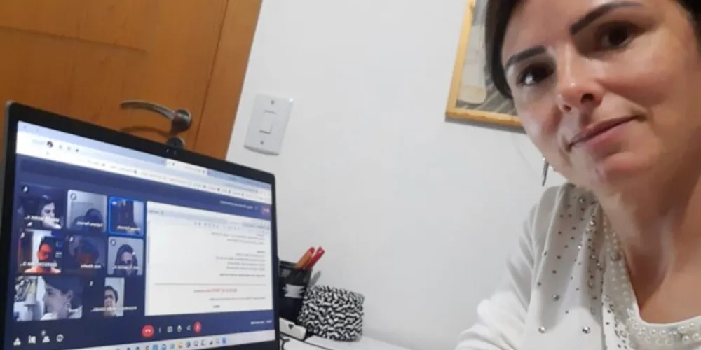Professores, pedagogos, diretores, coordenadores e secretários vêm participando das capacitações