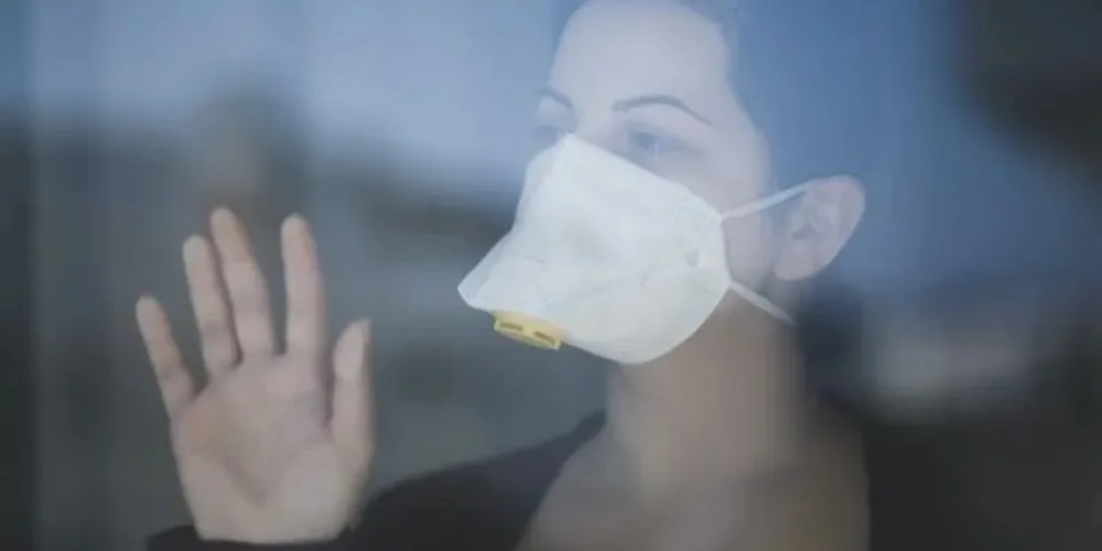 A contaminação pela Ômicron ocorre, muitas vezes, com a ausência de sintomas ou manifestações muito discretas, o que impede a identificação