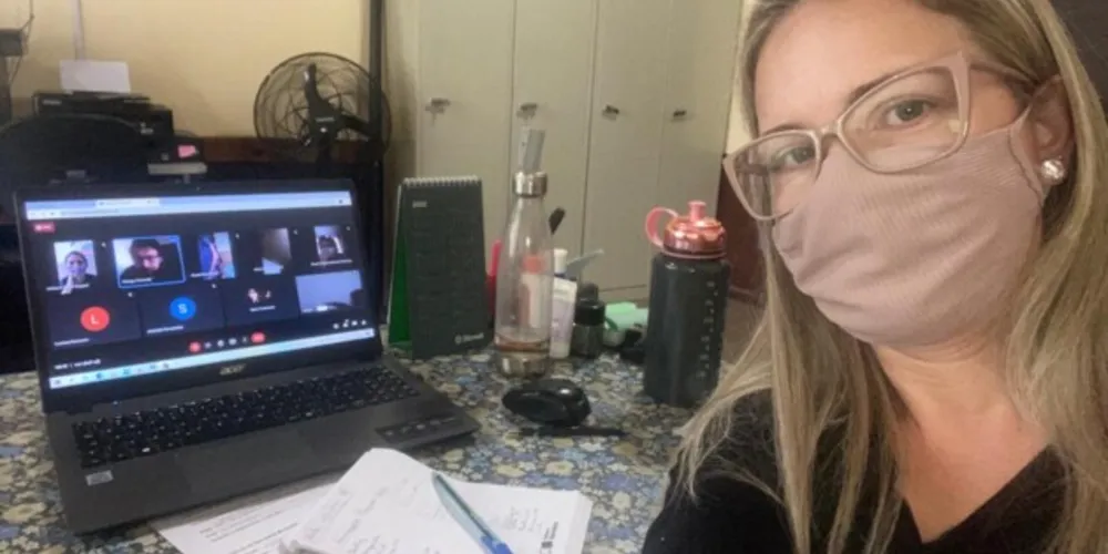Professores, pedagogos, diretores, coordenadores e secretários vêm participando das capacitações