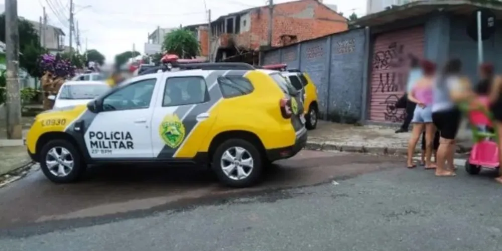 Ocorrência foi registrada na tarde de sábado (5). Investigação aponta cerca de 15 disparos