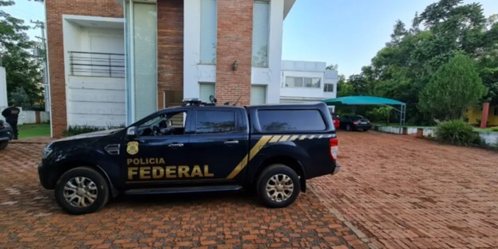 A Justiça Federal ordenou o sequestro de imóveis da quadrilha, apreensão de veículos e até de um avião.