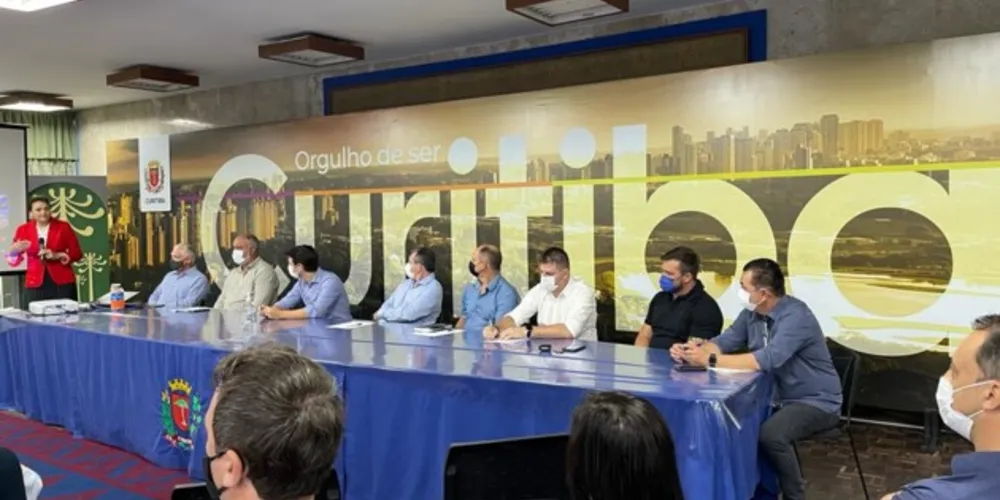 Prefeito Elias Gomes da Costa esteve reunido com membros do Comitê Gestor Pró-Metrópole para debater novas iniciativas