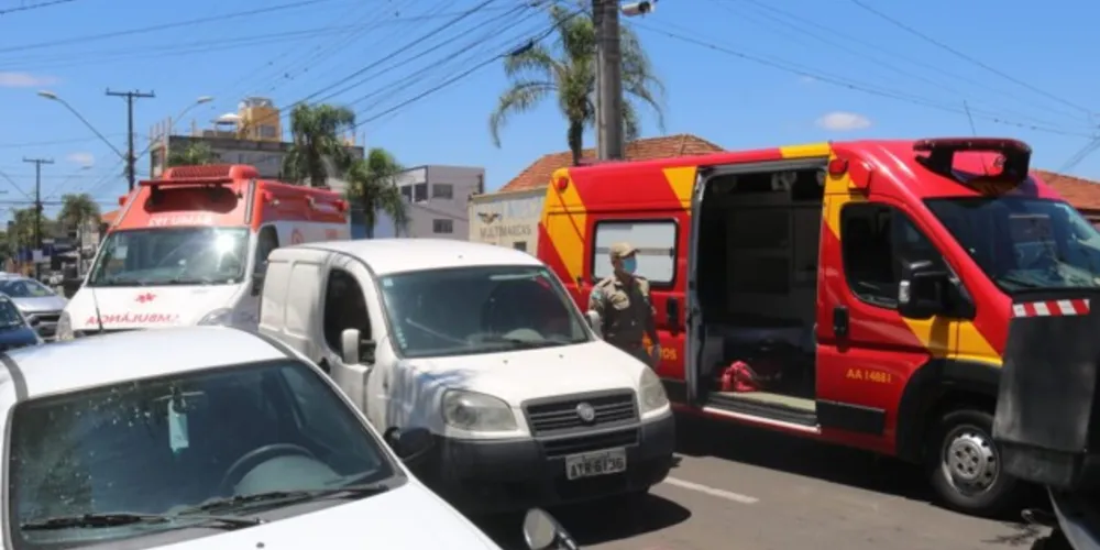 Acidente ocorreu neste sábado (12) na Avenida Ernesto Vilela