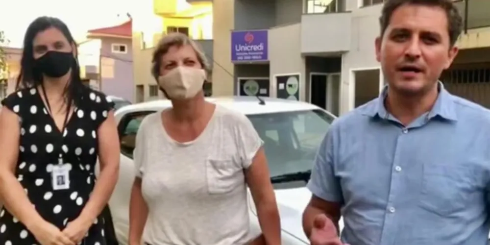 Automóveis foram recebidos pelo prefeito Douglas Modesto (PSB), que esteve acompanhado pela vice, Ivonete Costa, e pela secretária municipal de Saúde, Elizete Vieira.