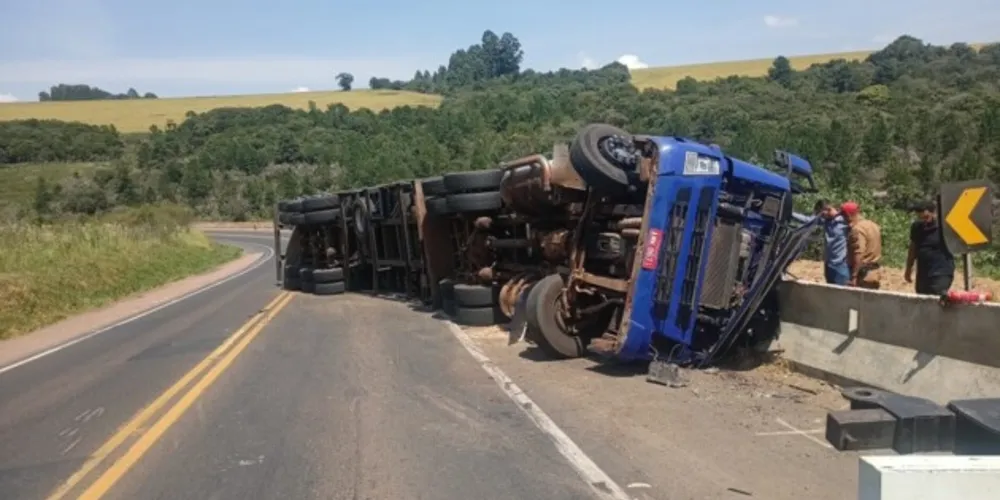 Grave acidente ocorreu na manhã desta segunda-feira (28), na região dos Campos Gerais