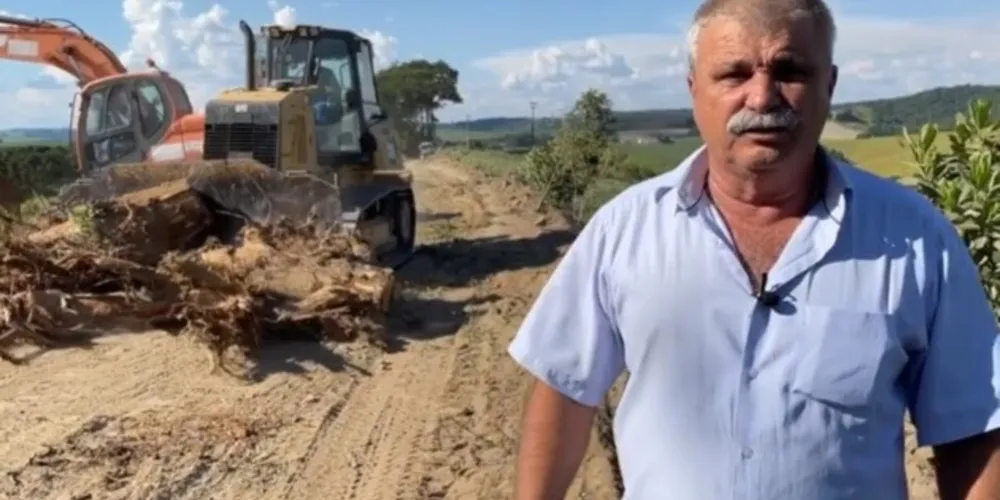 Prefeito de Irati, Jorge Derbli (PSDB), acompanhou os trabalhos desenvolvidos na estrada da Linha B, sentido Alvorada