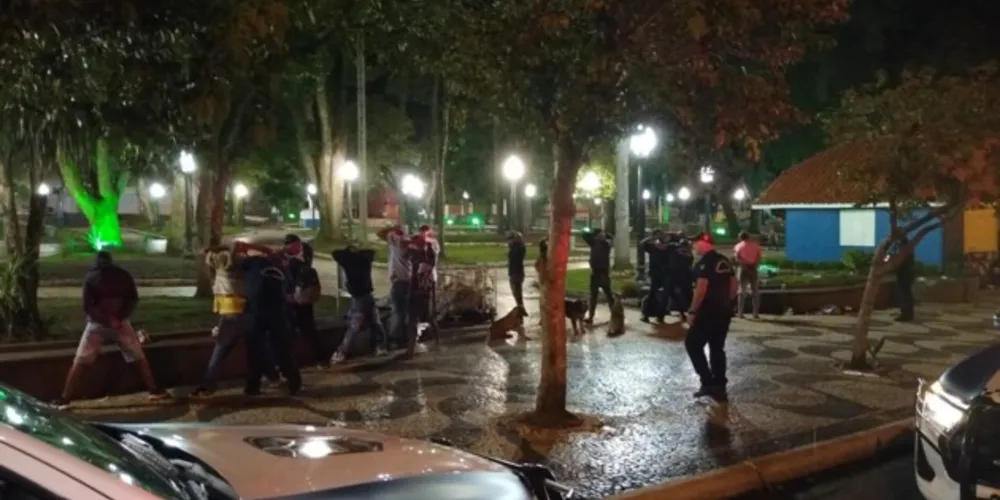 Imagem ilustrativa da imagem Mulher morde guarda e é presa no centro de PG