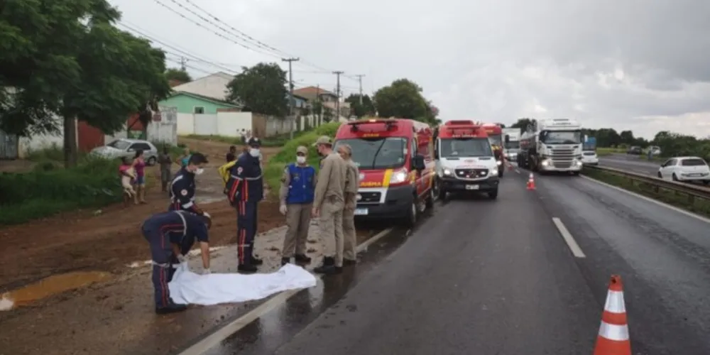 Acidente aconteceu no início da tarde deste sábado (05)