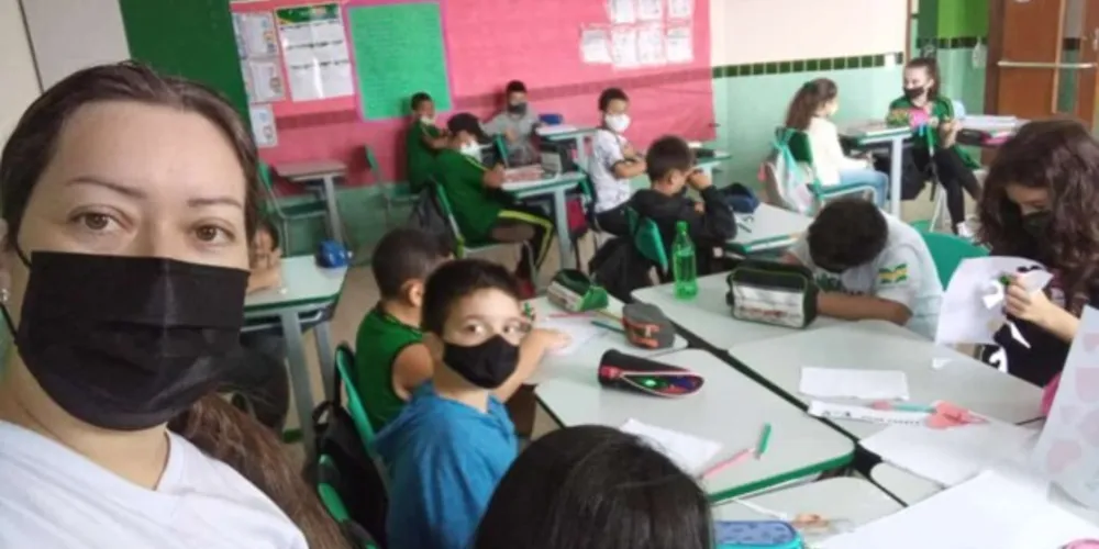 Homenagem dos alunos as professoras trouxe encantamento
