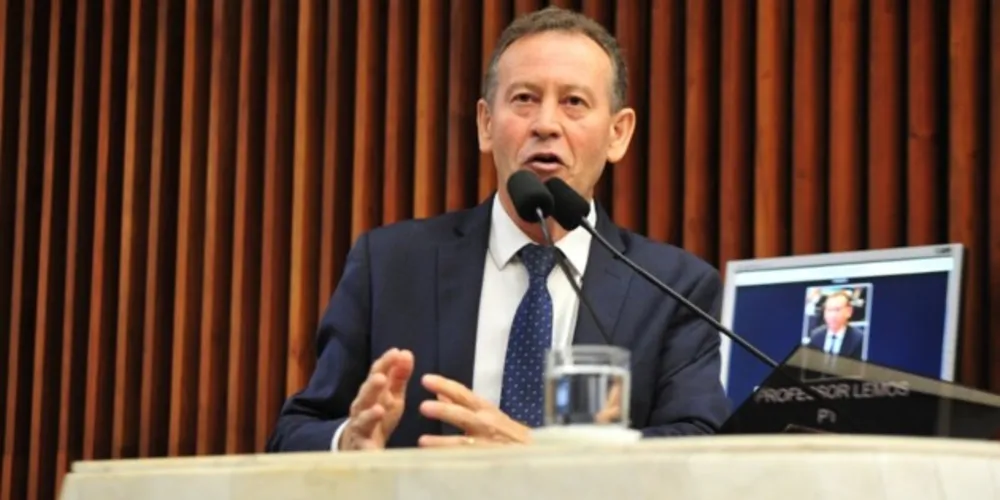 Pedido de vista adia votação de projeto que proíbe passaporte da vacina