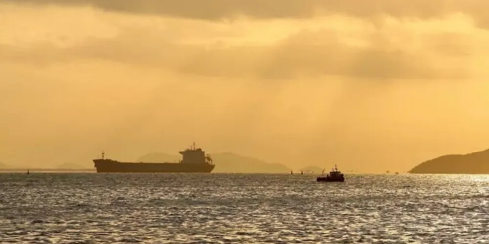 O corpo foi recolhido por outra embarcação que navegava no local e encaminhado ao IML