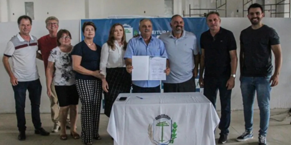 Prefeito de Irati assinou ordem de serviço na última sexta-feira (11). Projeto de R$ 7,3 milhões conta com apoio do Estado