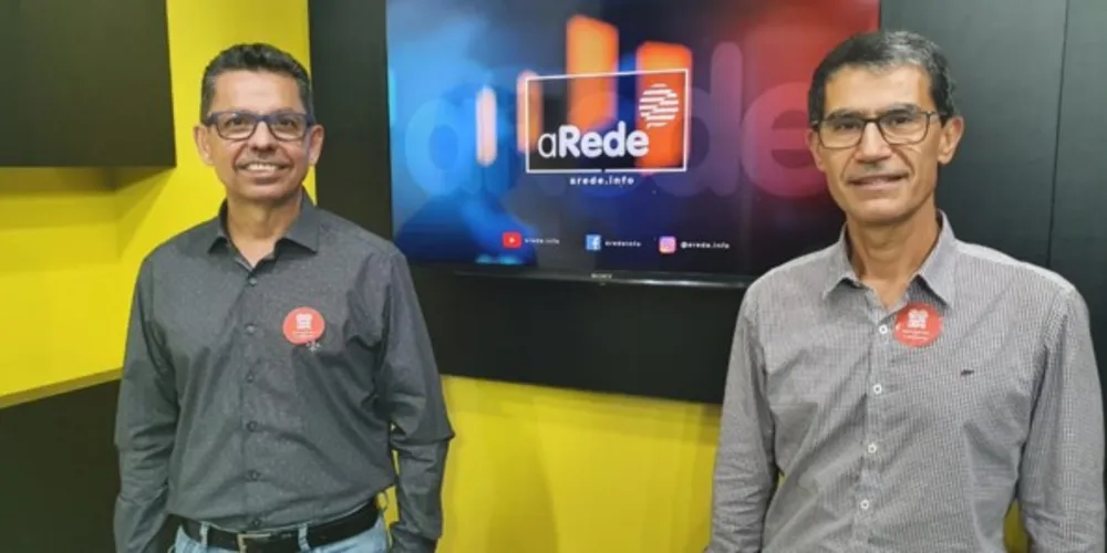 À esquerda, Miguel Sanches Neto, e à direita, Ivo Mottin Demiate.