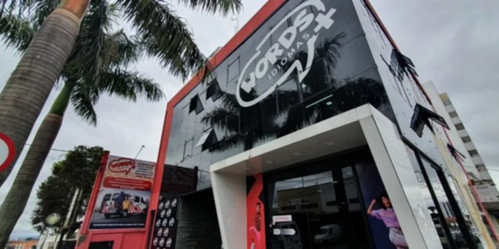 A Words Plus tem mais de 20 anos em Ponta Grossa