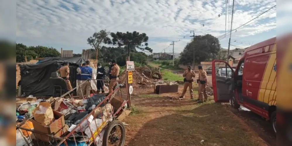 O assassinato mobilizou socorristas e autoridades policiais na manhã desta quarta-feira (23)