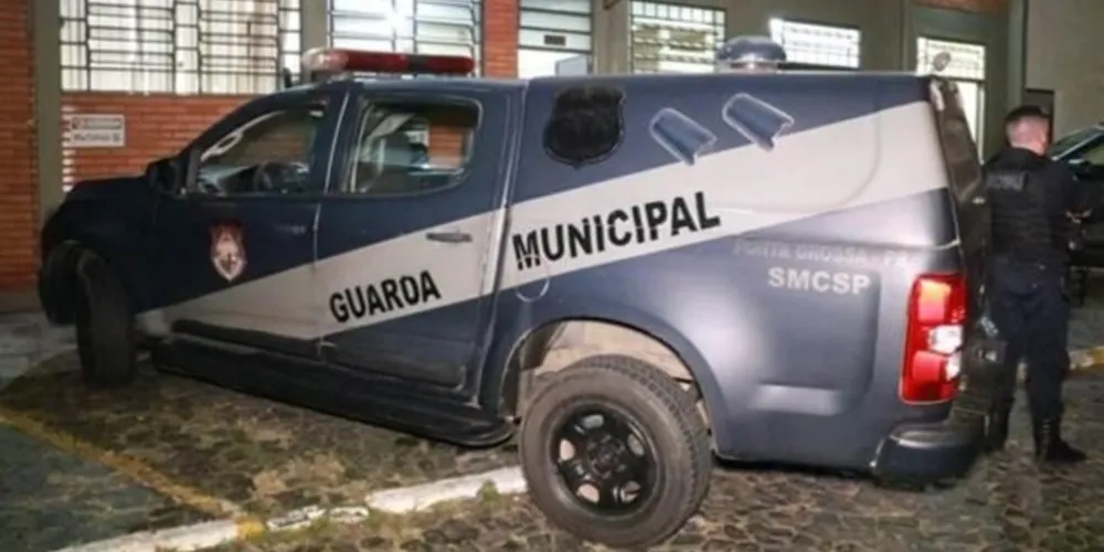 Diante do flagrante de invasão o casal foi encaminhado para a 13ª Subdivisão Policial.