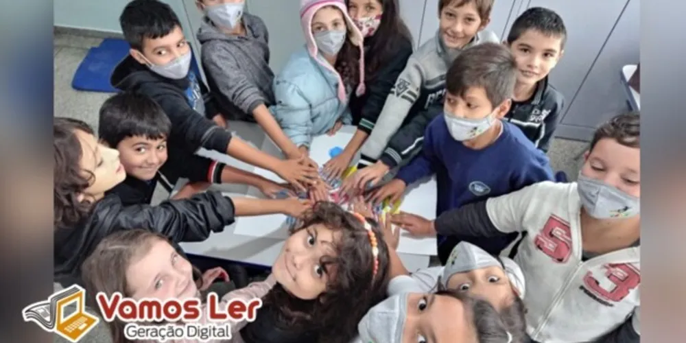 Estudando símbolos e seus significados, além de cartazes e homenagens relacionadas ao Autismo, as crianças aprenderam que o tema exige conhecimento e não preconceito