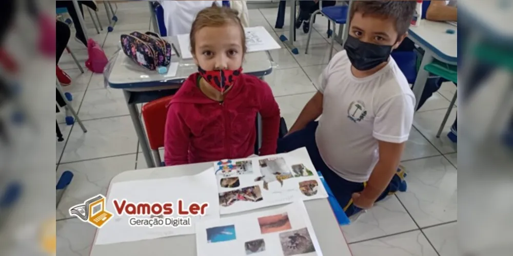 Alunos fizeram cartazes com as combinações de palavras de temática infantil, que fazem parte do folclore brasileiro