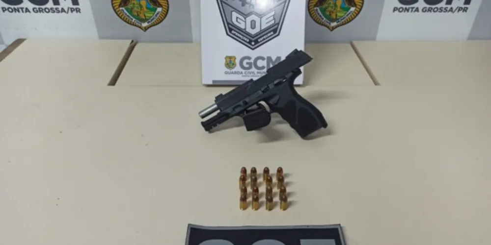 Arma estaria carregada com 16 munições