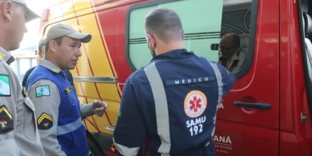 Equipes do Siate e do Samu prestaram atendimento na ocorrência.