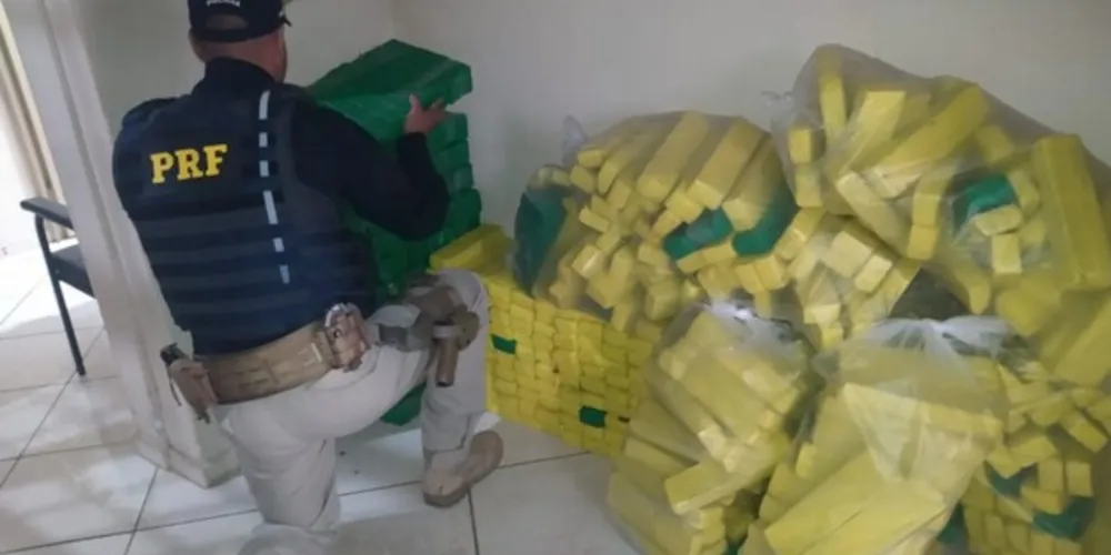 PRF apreende 292 kg de maconha nos Campos Gerais