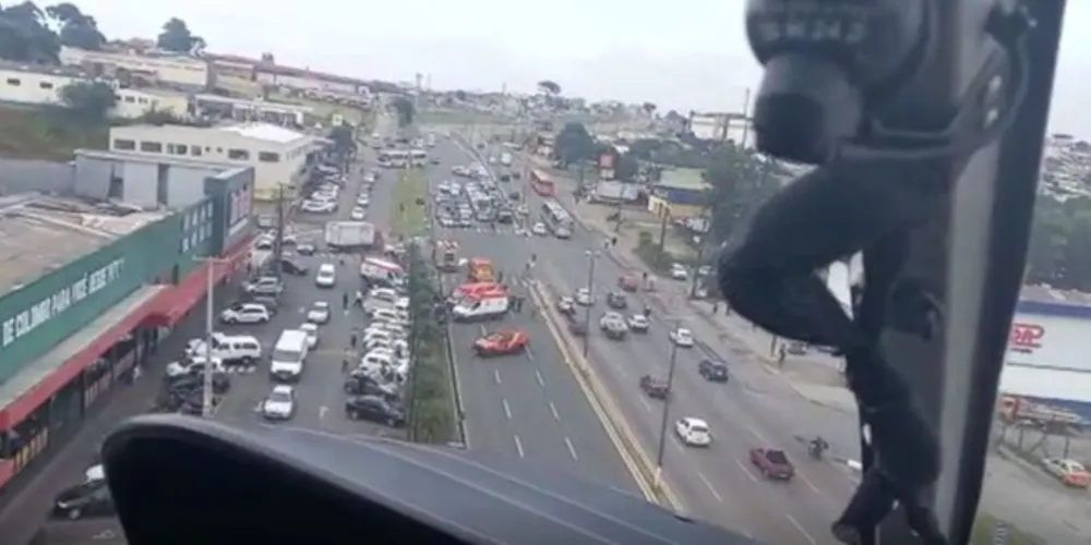 As vítimas chegaram a ser levadas para ambulâncias, mas não resistiram.