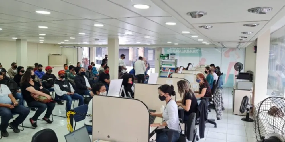 Agência do Trabalhador oferta inúmeras vagas e viabiliza diversas realocações