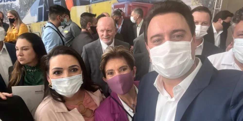 Prefeita Elizabeth Schmidt participou de evento na manhã desta terça-feira (22), com o governador Ratinho Junior