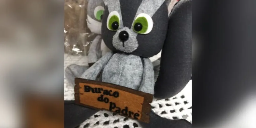 Os produtos são confeccionados exclusivamente para os turistas que visitam o Buraco do Padre