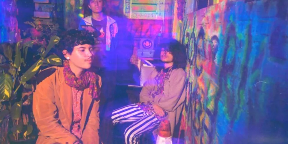 Rehael Martins, Eric Santana e Jorge Bahls, formam a banda hoovaranas.