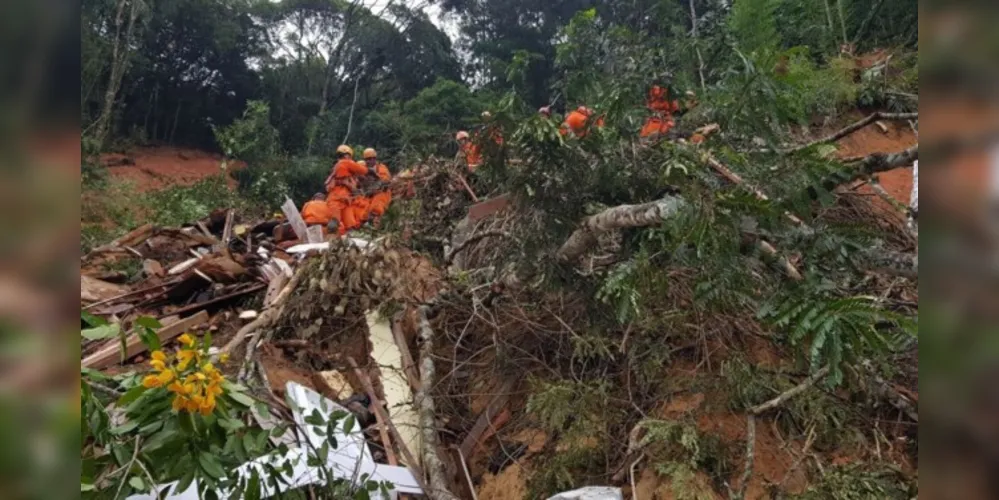 Com isso, sobe para 234 o número de mortos no desabamento de fevereiro.